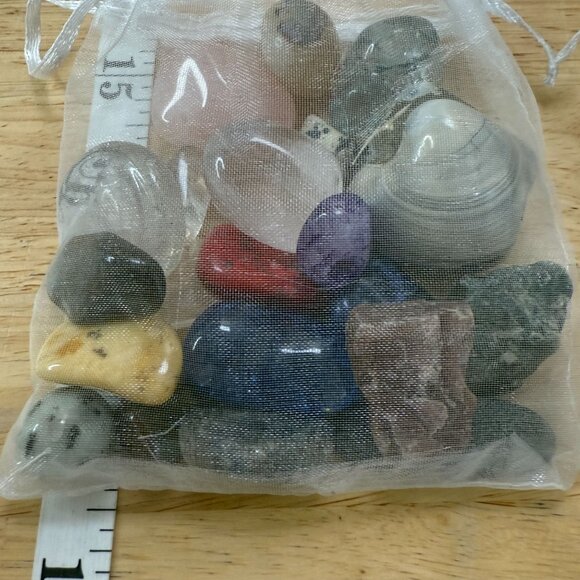 Mixed Polished Gemstones & Fossils Crafting Set In Sheer Drawstring Bag - Picture 3 of 12